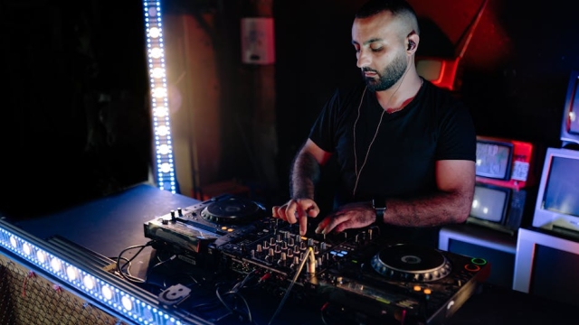 What to Look for in a Corporate Event DJ